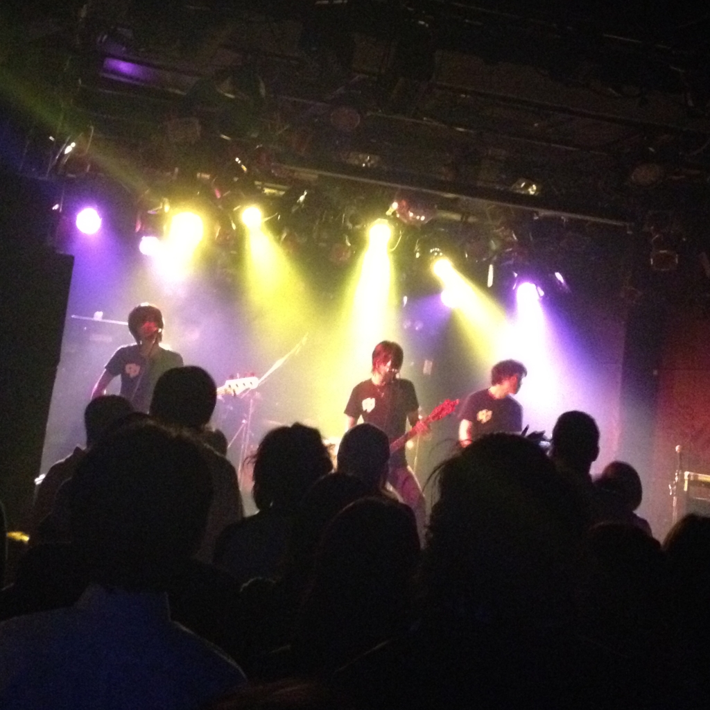 NOHOZ Live! 10/12 – Ovaltone -handmade effect pedals-